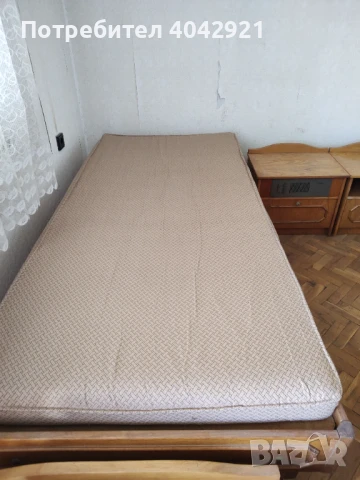 Легло с матрак и нощно шкафче , снимка 3 - Спални и легла - 50592469