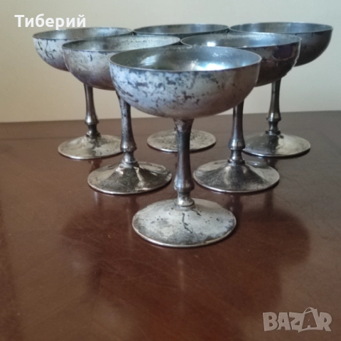 Посребрени чаши за вино