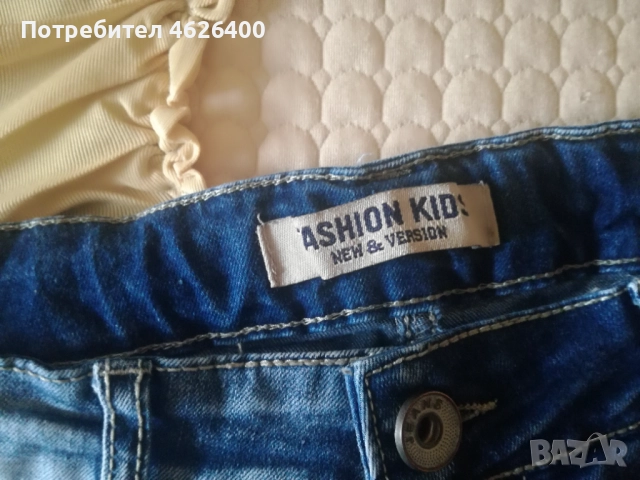 Продавам детски дънки Fasion Kids-модерни с кръпки, снимка 4 - Дънки - 52106349