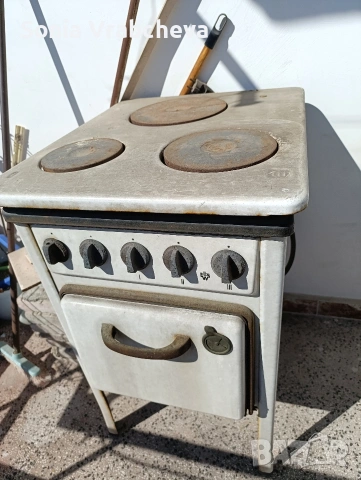Уникална ретро печка, снимка 2 - Антикварни и старинни предмети - 54286555