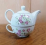 Изключително нежен винтидж комплект от фин порцелан - чайник с чаша за чай / кафе., снимка 2