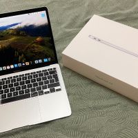 Лаптоп Apple - MacBook Air, 13.3", M1 2020г. SSD 256GB, 8GB рам, сив, снимка 2 - Лаптопи за дома - 45369928