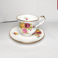 Чаша за чай/кафе от английски костен порцелан, снимка 1 - Чаши - 45031138