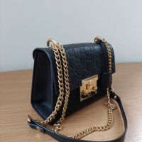 Gucci дамска чанта през рамо лукс код 51, снимка 5 - Раници - 38143711