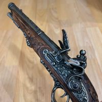 Реплика на кремъчен пистолет, снимка 7 - Антикварни и старинни предмети - 45397326