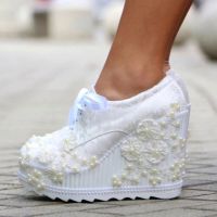 Обувки на платформа - бели - 710-12, снимка 1 - Дамски елегантни обувки - 45222620