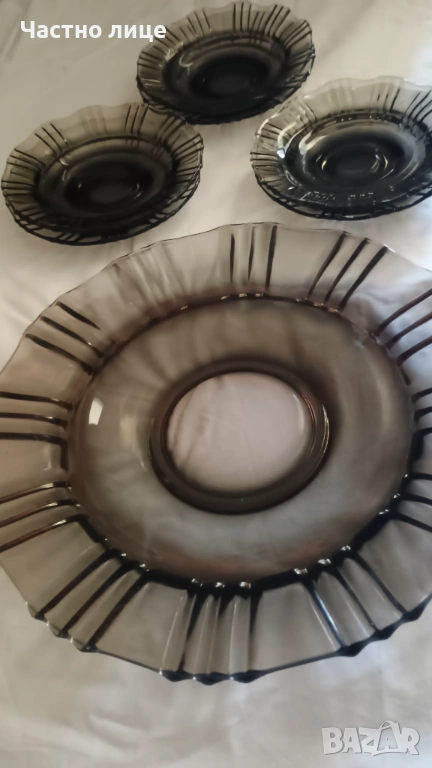 Стъклен поднос и 6 бр.чинийки-общо 6 евро., снимка 1