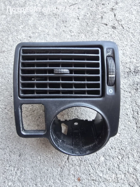 Лява духалка на таблото за Фолксваген Голф 4/Бора , снимка 1