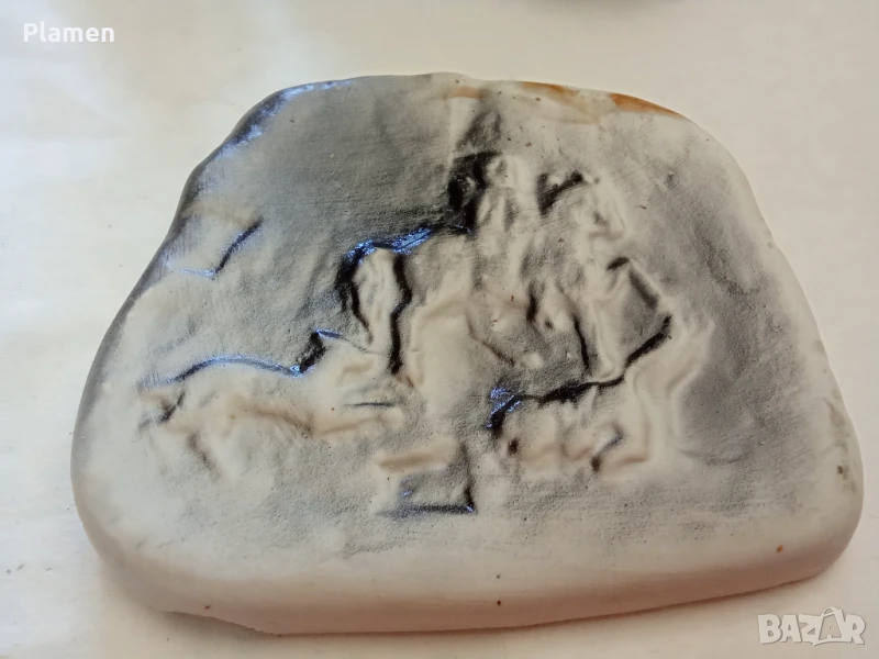 Порцеланов барелеф сувенир на Мадарския конник , снимка 1