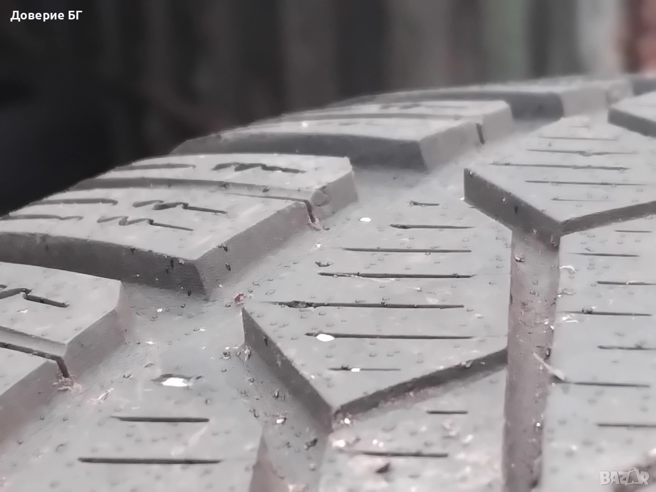 Гуми 235 65 17 Семперит Semperit 2 броя. Нов внос. Като нови., снимка 1