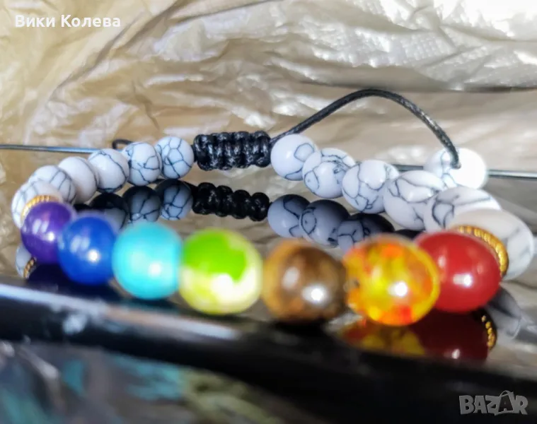 регулируема гривна седемте чакри с естествени камъни и хаулит, снимка 1