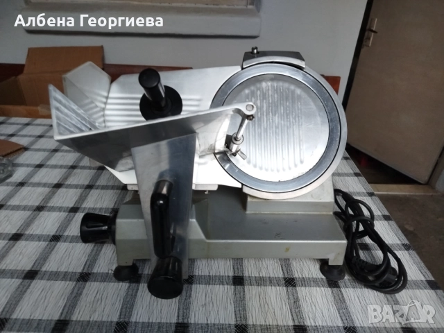 Професионална слайс машина - 250 мм, снимка 2 - Обзавеждане на кухня - 52083345