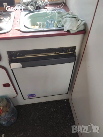 German A-class, 2/4 Berth Camper,  1992, 75,000 kms, good runner. Bulgarian documents in order. , снимка 10 - Каравани и кемпери - 53701954