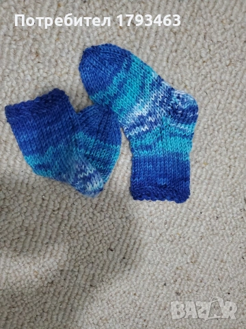 Ръчно плетени бебешки терлички зо бебе от 3 до 6 месеца, снимка 13 - Детски якета и елеци - 42589209