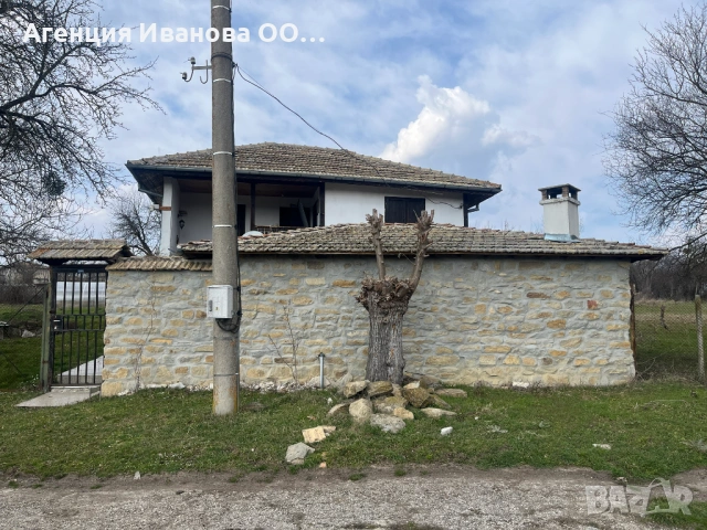 Две къщи в един парцел, снимка 2 - Къщи - 53826804