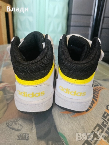 детски високи adidas маратонки 22 номер, снимка 4 - Детски маратонки - 51730962