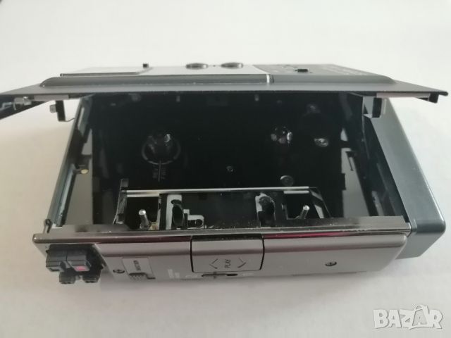 Ретро уокмен AIWA HS-J202, снимка 9 - Радиокасетофони, транзистори - 46486539