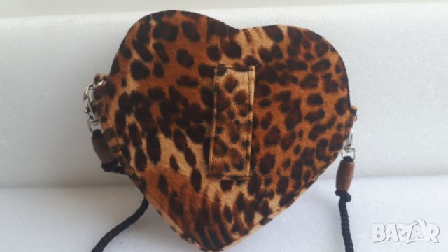 Малка чантичка с формата на сърце, снимка 3 - Чанти - 45083759