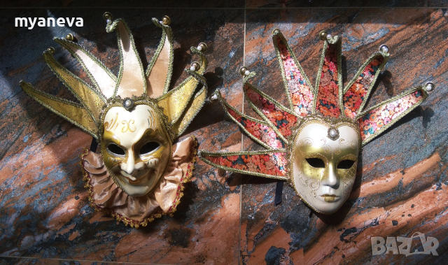 Венециански маски ръчно изработени и оцветени . Може и на стена да се позиционират 