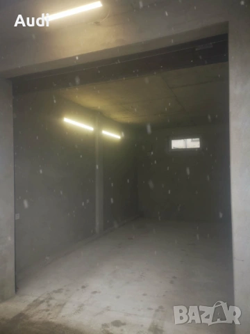 Собственик дава под наем тухлен масивем гараж с ток 25кв.м. Осветление с 4 броя LED пури.  В. Търнов, снимка 8 - Гаражи и паркоместа - 53232984