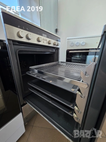 Свободностояща печка с керамични котлони Siemens, снимка 5 - Печки, фурни - 53683347