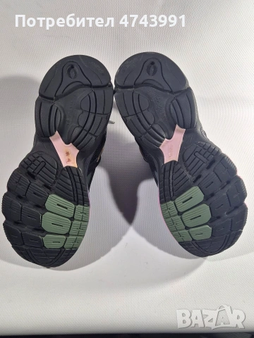 Оригинални маратонки Adidas Astir W в много добро състояние!, снимка 5 - Маратонки - 53953241