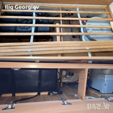 Каравана Swift Conqueror-Френска Спалня/Голям хладилник/Душ кабина/Солар/Mover/Форселт/Като нова, снимка 17 - Каравани и кемпери - 53689745