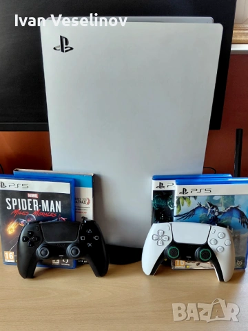 PS5 1TB Перфектна с игри + 2 джойстика