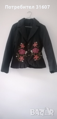 Дамско яке / сако с апликации 