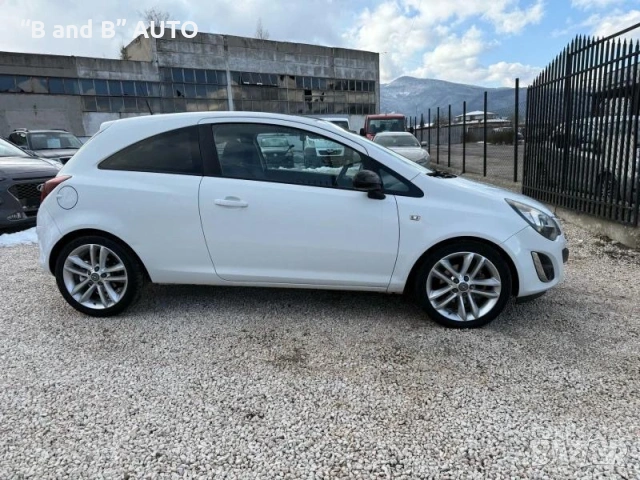 Opel Corsa 1.7 Дизел, 2012 г., Navi, Панорама, 131 к.с., снимка 4 - Автомобили и джипове - 53053342
