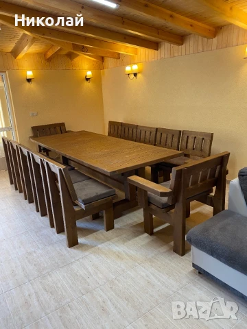 Дървена маса със столове