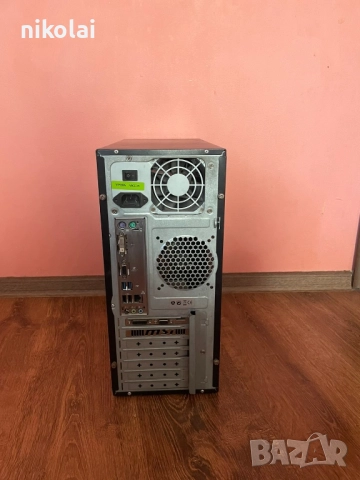 Компютър монитор и бюро , снимка 6 - Монитори - 51825799