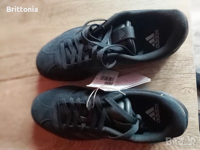 Чисто нови Adidas VL Court 3 Велур, снимка 10 - Маратонки - 53578361