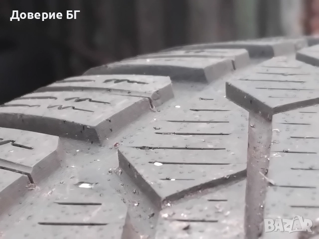 Гуми 235 65 17 Семперит Semperit 2 броя. Нов внос. Като нови.