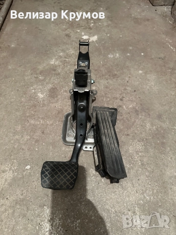 Педал за газта и спирачката и ръчна за фолксваген Touran автоматик