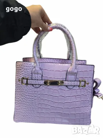 Дамска чанта с кроко текстура – изисканост и стил за всяка модерна жена, снимка 7 - Чанти - 50211157