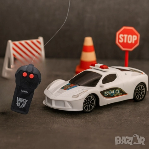 Полицейска кола с дистанционно управление и светлина - 1:20 мащаб, снимка 5 - Коли, камиони, мотори, писти - 52036951
