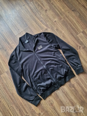 Страхотно мъжко яке горнище ARMANI EMPORIO размер S , снимка 2 - Спортни дрехи, екипи - 52886710