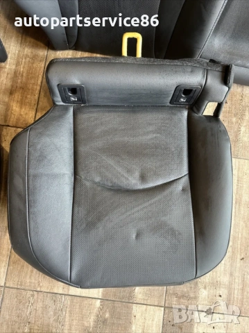Седалка задна черна кожа за Toyota Prius 1.8 Hybrid (2018), снимка 2 - Части - 54203202