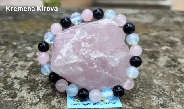 Розов кварц и гривна от розов кварц, лунен камък и авантюрин. Бижута Луди гъби. Ръчна изработка.