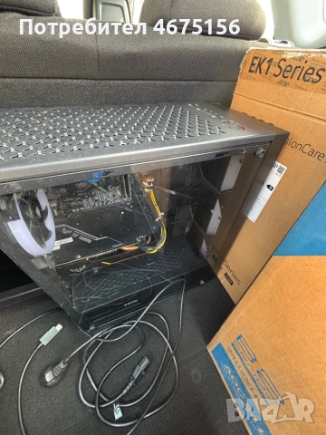 Спешно продавам 2 компютъра и 4 монитора 