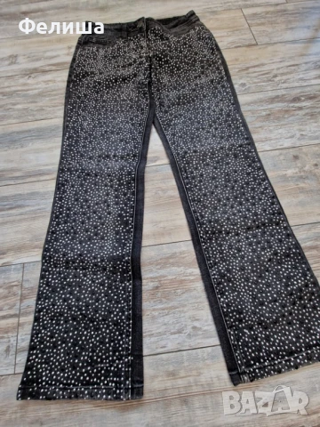 Диамантени Блестящи Тъмно Сиви Дънки с Фасетирани Сребристи и Черни Камъчета, снимка 4 - Дънки - 51006666