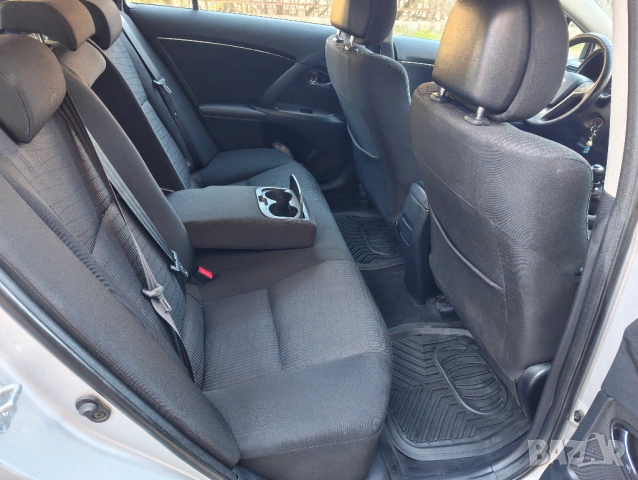 Toyota Avensis 2.2D 150ps EURO5B oбслужен, снимка 10 - Автомобили и джипове - 53938041