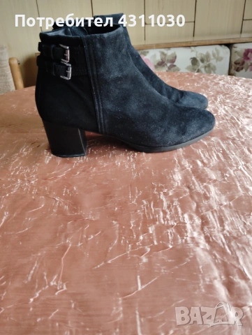 Дамски черни боти естествен велур /обърната кожа Geox 39 номер