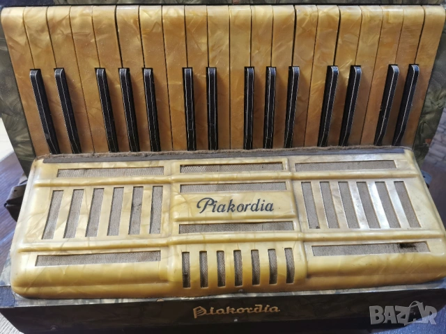 акордеон PIACORDIA  - 80БАСА, снимка 3 - Акордеони - 53165166