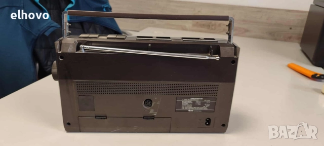 Радио Universum KRN 3333, снимка 2 - Радиокасетофони, транзистори - 51745648