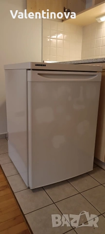Малък хладилник с фризерче Либхер, снимка 3 - Хладилници - 53501130