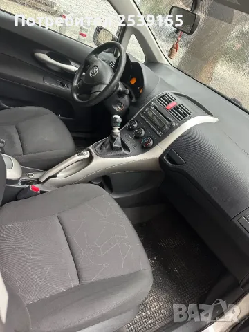 Toyota Auris 1.33 I, снимка 8 - Автомобили и джипове - 48679717