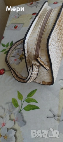 Дамска чанта от крокодилска кожа, снимка 12 - Чанти - 53571324