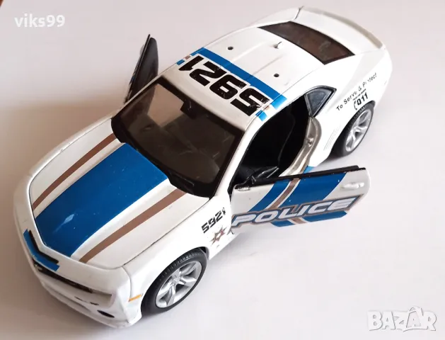 Chevrolet Camaro SS RS 2010 Police Maisto Мащаб 1:24, снимка 2 - Колекции - 48678936